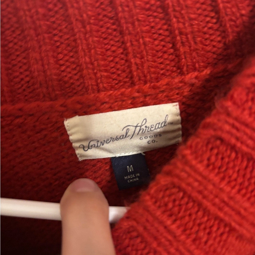 Universal Thread Sweater❤️🧶 - Picture 2 of 2